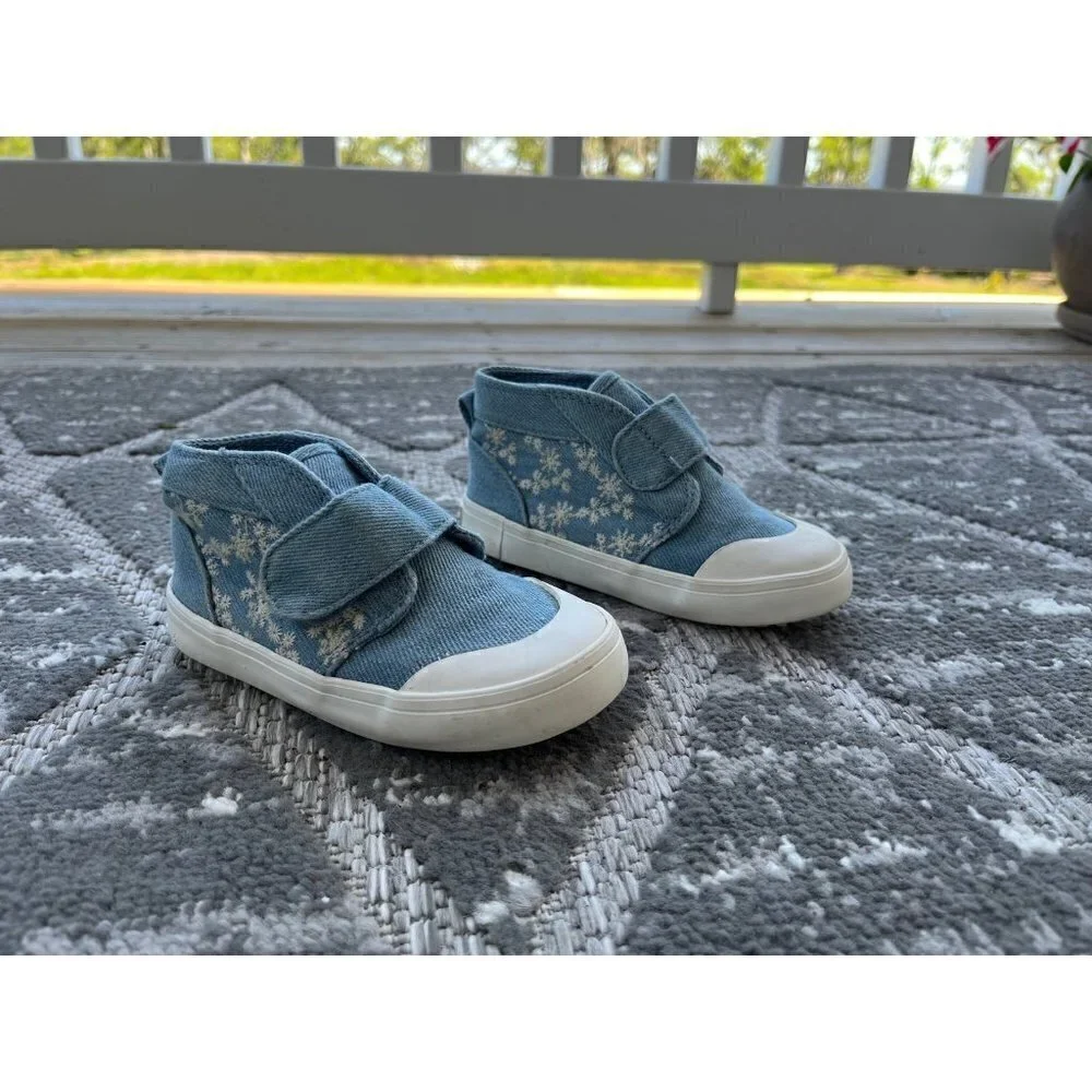 Girls shoes